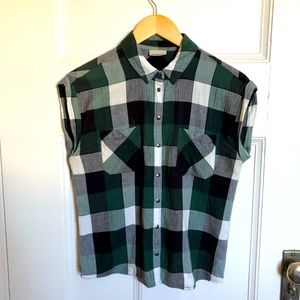 Snap up Noisy May sleeveless plaid top, cotton S